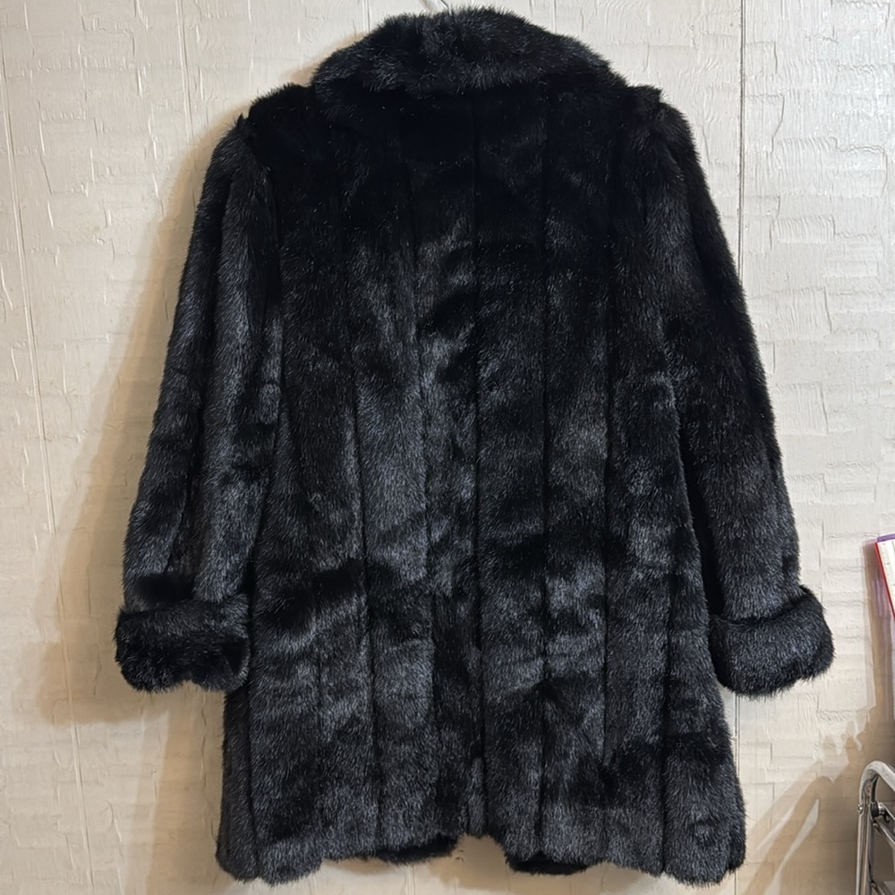 Vintage Dennis Basso Mid Length Faux Fur Coat Black size M. (D) - Picture 4 of 4